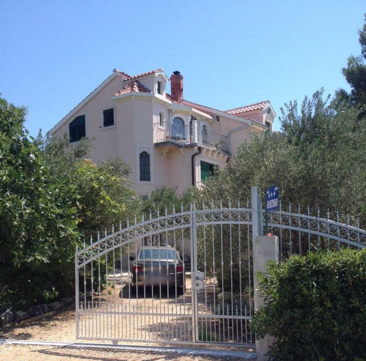 Studio Apartment By The Sea Šibenik Esterno foto